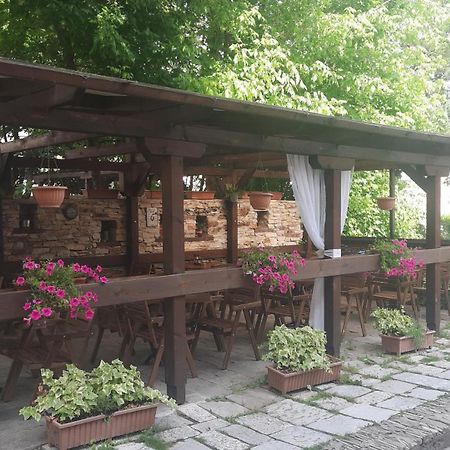 Семеен Хотел-Ресторант Маламовата Къща Gotse Delchev Bagian luar foto
