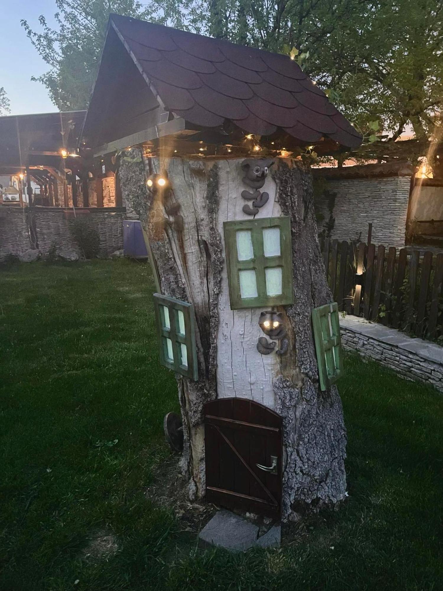 Семеен Хотел-Ресторант Маламовата Къща Gotse Delchev Bagian luar foto